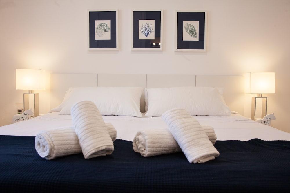 New Opening Villa Oasis Terramar Sitges Bagian luar foto